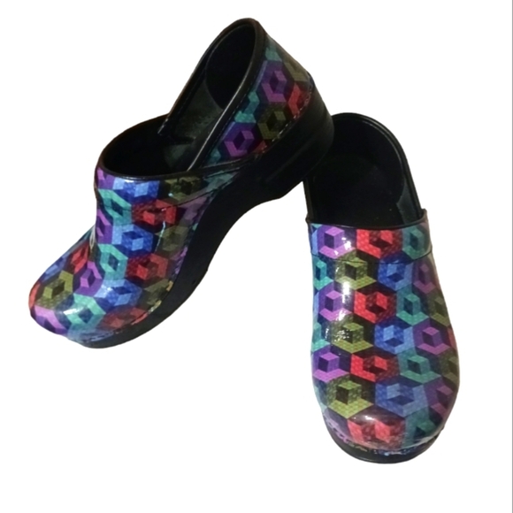 Dansko Multicolor Geometric Patterned Clogs size 6.5-7 Slip On Shoe - Picture 11 of 11